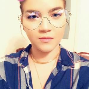 Meet your Posher, Nahiomy